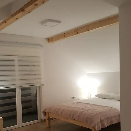 Pansion I Restoran ,, Pogled