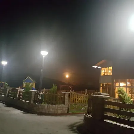 Pansion I Restoran ,, Pogled