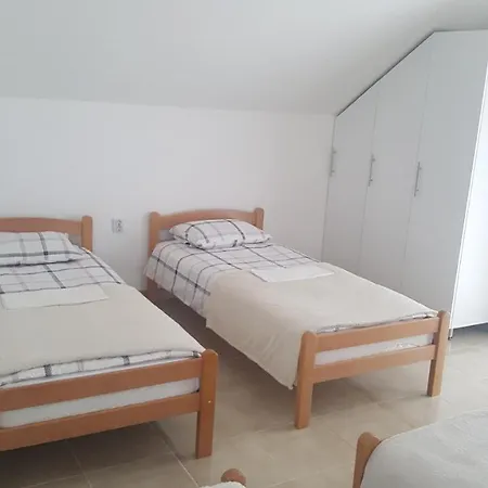 Pansion I Restoran ,, Pogled