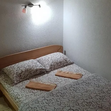 Guest house Pansion I Restoran ,, Pogled