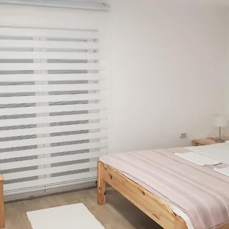 Guest house Pansion I Restoran ,, Pogled