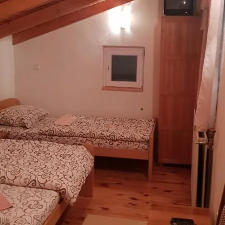 Guest house Pansion I Restoran ,, Pogled