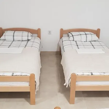 Guest house Pansion I Restoran ,, Pogled